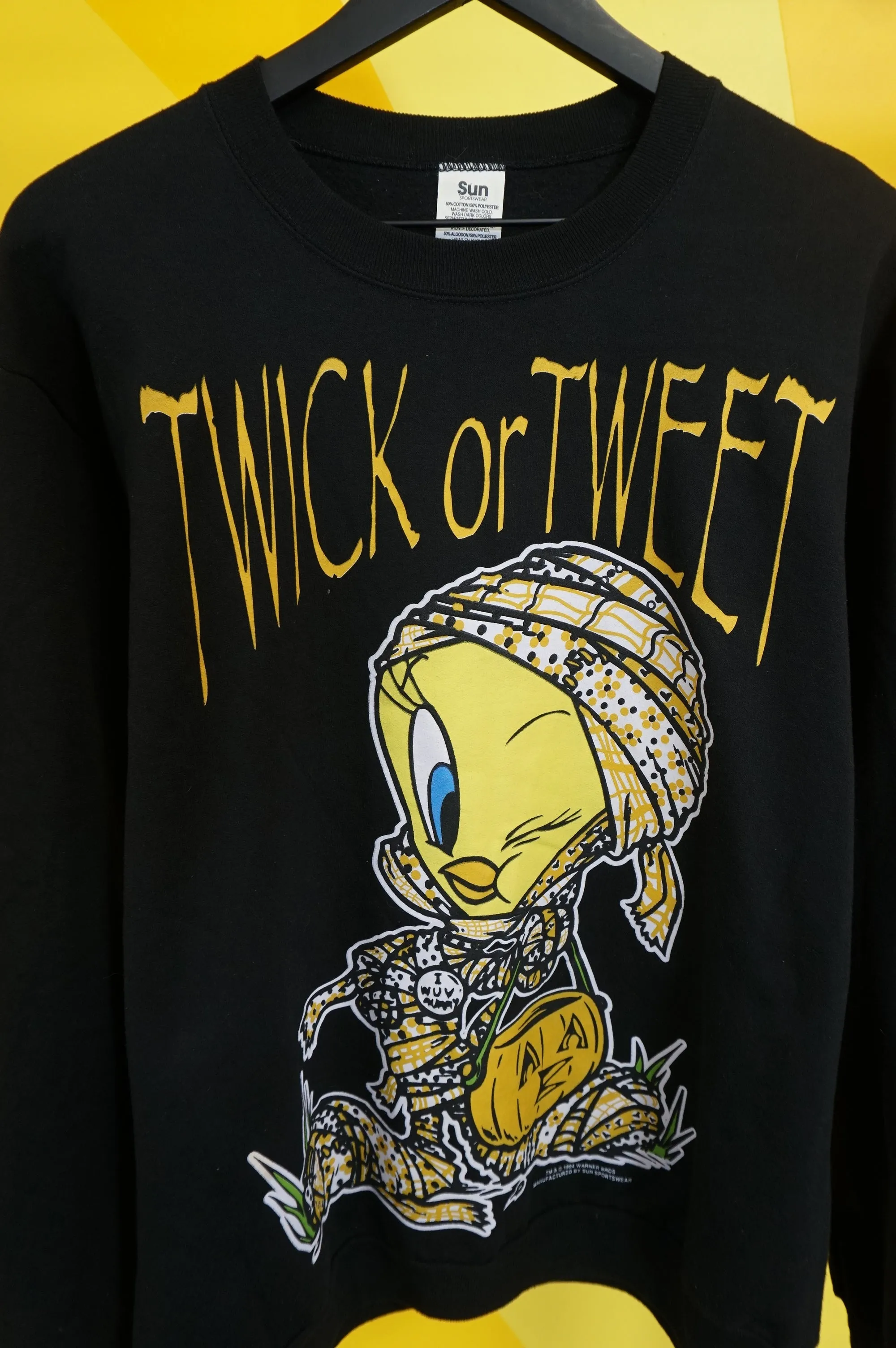 (L) 1994 Twick or Tweet Tweety Crewneck